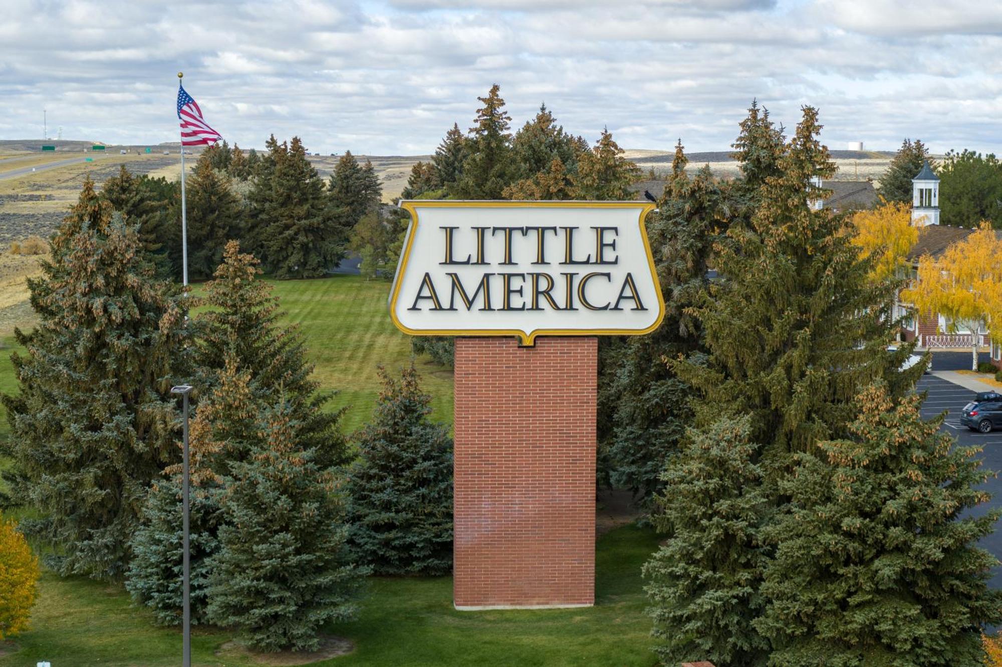 Little America Hotel - Wyoming Exterior photo